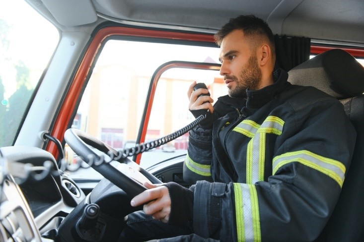 مزایای بیسیمهای PTToC برای ایمنی و هماهنگی نیروهای اورژانس