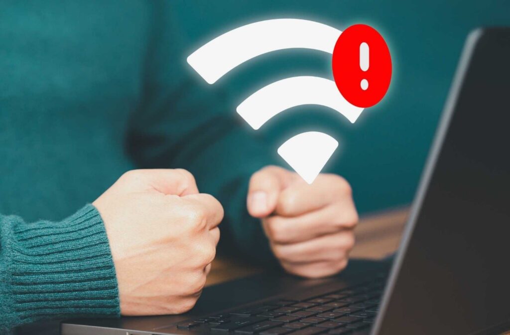 هزینههای پنهان اینترنت ضعیف مشکلاتی مانند قطع تماسها، اینترنت ضعیف و اختلال در عملکرد اپلیکیشنها موجب کاهش بهرهوری کسبوکارها میشود.