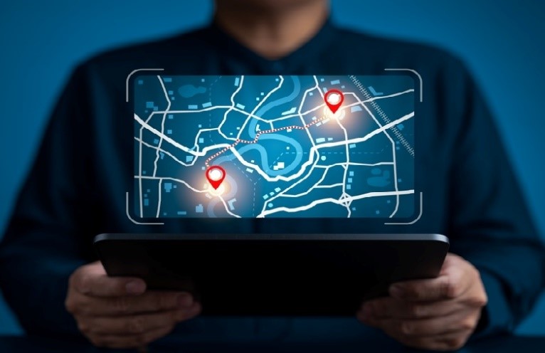 نقشه دیجیتال مسیرهای ناوگان با داده‌های GPS و تحلیل تلماتیک